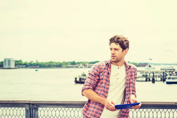 Seyahat, New York'ta rahatlatıcı genç Amerikalı adam