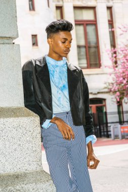 Mutsuz okullu çocuk