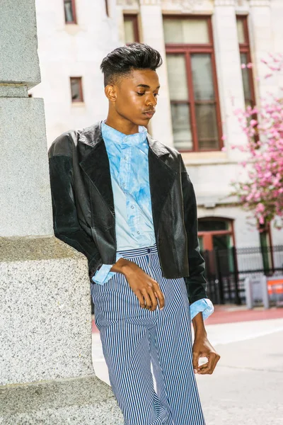 Mutsuz okullu çocuk