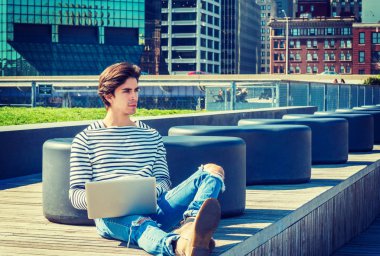 Seyahat, New York'ta çalışan Amerikalı üniversite öğrencisi