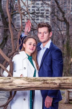 Genç adam ve kadının portresi