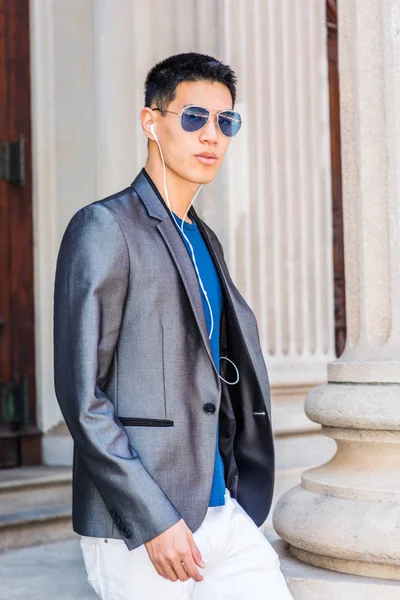 Joven empresario asiático-americano trabajando en Nueva York — Foto de Stock