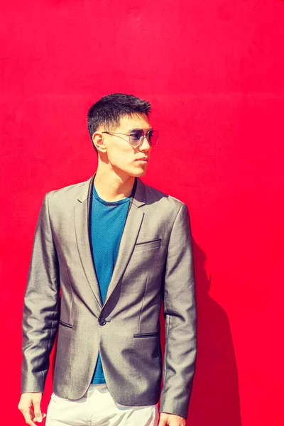 Портрет молодого азиатского американского бизнесмена в Нью-Йорке — стоковое фото