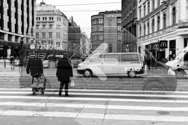 RIGA, LATVIA - 14 de outubro de 2016: Dupla exposição. Imagem abstrata da corrida urbana e ocupado . — Fotografia de Stock