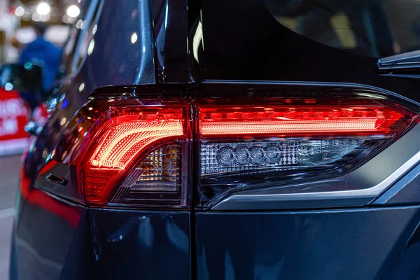 Detailní záběr zadního světla moderního auta. Podrobnosti exteriéru. — Stock fotografie