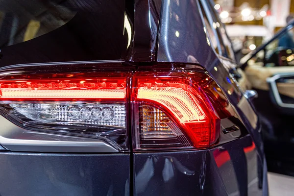Detailní záběr zadního světla moderního auta. Podrobnosti exteriéru. — Stock fotografie