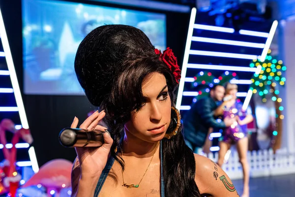 Londra, İngiltere, İngiltere - 2 Ocak 2020: Amy Winehouse 'un Waxwork heykelleri, Madame Tussauds balmumu müzesi, popüler turistik etkinliklerden biri.