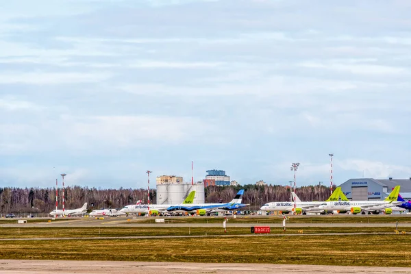 Riga Latvia April 2020 Coronavirus Pandemic Quarantine Flights Canceled Airplanes — Stock Photo, Image