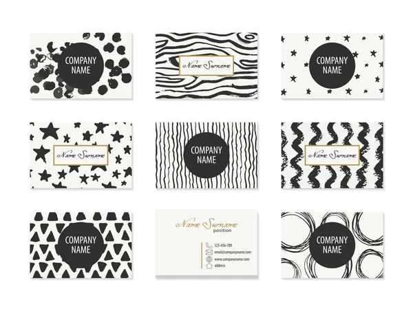 Kartvizit kümesiyle elle çizilmiş öğeleri