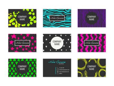 Kartvizit kümesiyle elle çizilmiş öğeleri