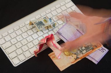 Prendere soldi con tecnologia