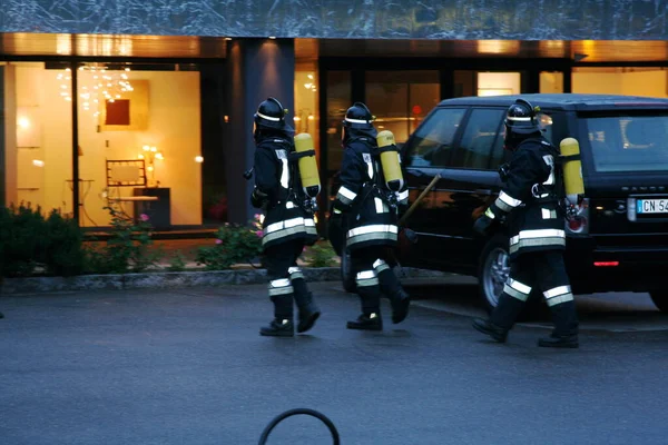 Bombeiros Operação Com Escadas Cilindros Oxigênio Merano Itália Maio 2008 — Fotografia de Stock