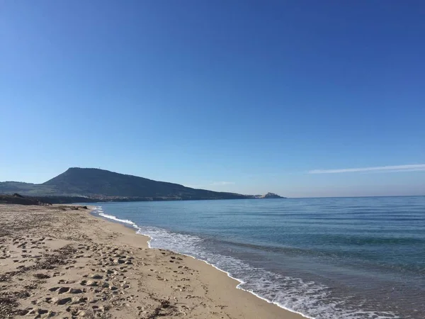 Piękna Panorama Plaż Sardynii Złotym Piaskiem Krystalicznie Czystą Wodą — Zdjęcie stockowe