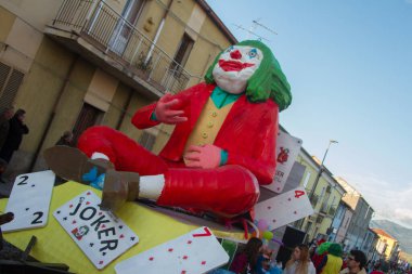 İtalya, parfüm, sardegna, sassari, cagliari, farklı maskeli 25-02-2020 karnaval partisi