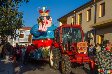 İtalya, parfüm, sardegna, sassari, cagliari, farklı maskeli 25-02-2020 karnaval partisi