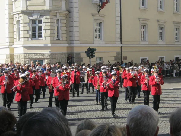 Merano Druivenfestival Zuid Tirol Met Typische Muziekgroepen Typische Tiroolse Kleding — Stockfoto