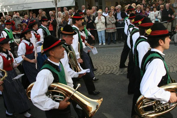 Merano Festival Uvas Sul Tirol Com Bandas Música Típicas Roupas — Fotografia de Stock