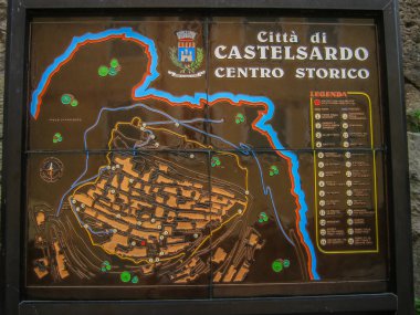 Castelsardo, sassari, italya, 20 / 03 / 2019 Sardunya Castelsardo şehri kristal berrak deniz ve antik müzesine bakan muhteşem kalesi