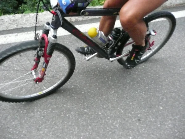 Val Gardena Talya 2019 Bisikletçiler Yokuş Yukarı Pedal Çevirmekle Meşgul — Stok fotoğraf
