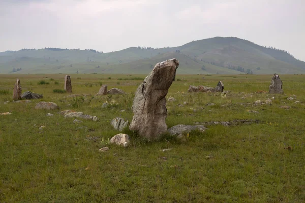 Khakassia 'nın yaşayan Menhir' leri, geceleri hareket ediyor gibiler.