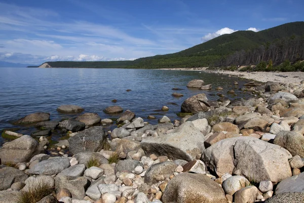 Baykal Gölü 'nün kuzeyinde, Severobaikalsk bölgesinde.