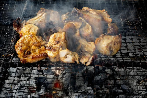 Izgara tavuk Barbekü ızgara ızgara.