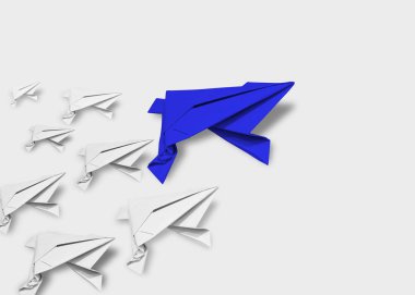 Lider kavramı mavi kurbağa origami kağıt