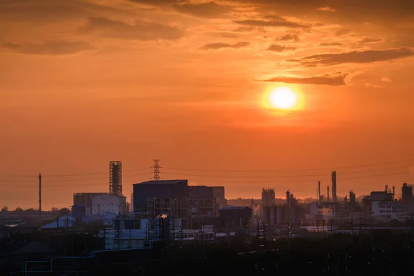 Tramonto Cielo Con Industria Petrolchimica Fabbrica — Foto Stock