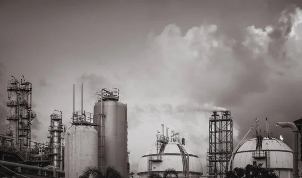 Attrezzature Industria Petrolchimica Con Monotono Stazione Distilleria Gas Con Serbatoi — Foto Stock