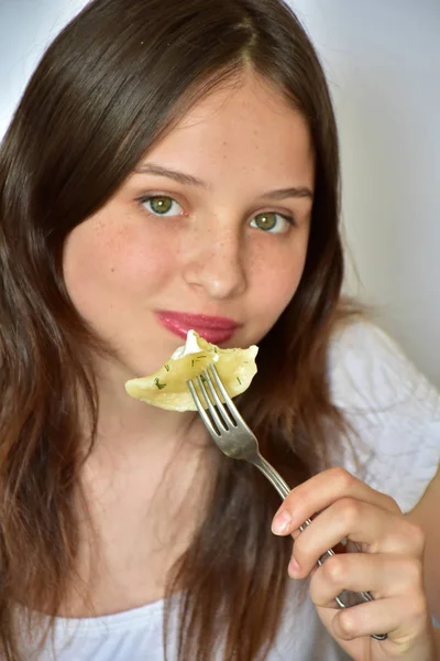 Girl Eats Dumplings Ukrainian National Cuisine Vfrtniki Pelmeni — Stock Photo, Image