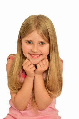 beyaz zemin üzerinde sarışın kız