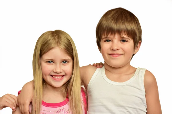 Mädchen Und Junge Auf Weißem Hintergrund — Stockfoto