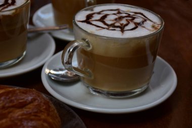 Koyu aromalı kahve.