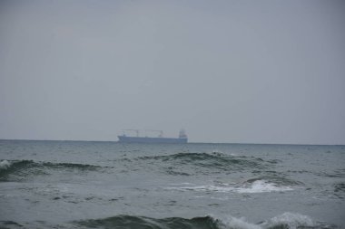  Denizdeki gemi ve güzel manzara,