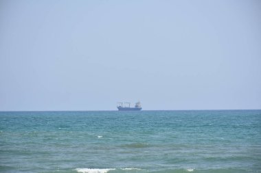  Denizdeki gemi ve güzel manzara,