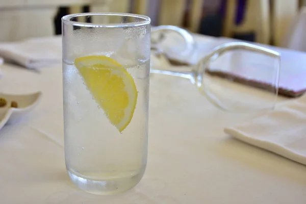 lemon and ice in a glass glass,