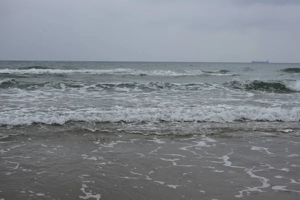 Θάλασσα Και Κύματα Και Τοπίο — Φωτογραφία Αρχείου
