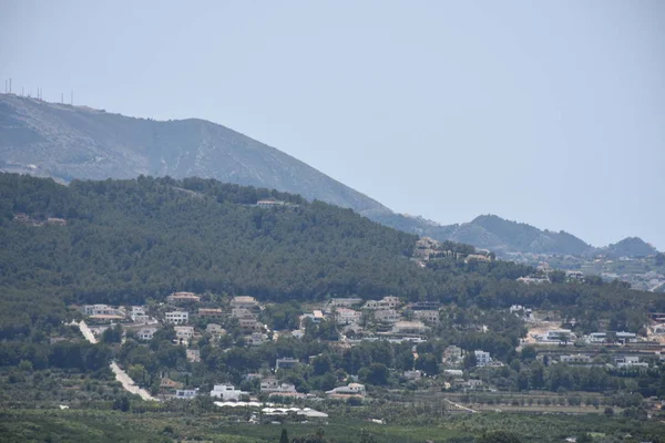 Όμορφο Τοπίο Και Πράσινα Φυτά Και Βουνά — Φωτογραφία Αρχείου