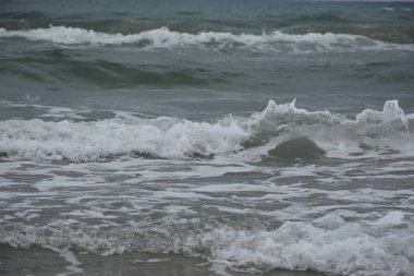 deniz ve dalgalar ve manzara,