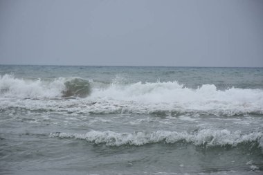 deniz ve dalgalar ve manzara,