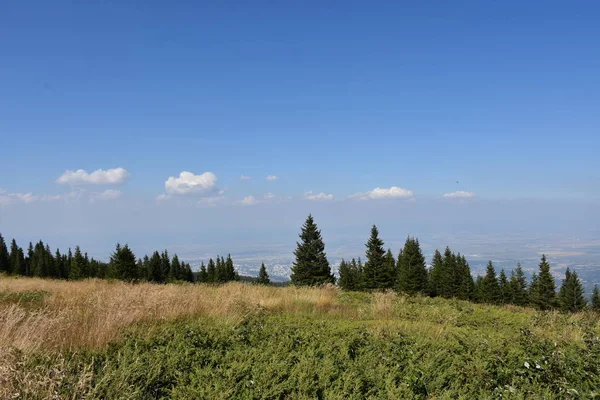 Όμορφο Τοπίο Και Βουνά Και Ουρανός — Φωτογραφία Αρχείου