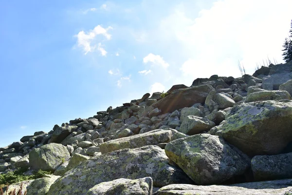 Piedras Grandes Sobre Fondo Paisaje —  Fotos de Stock