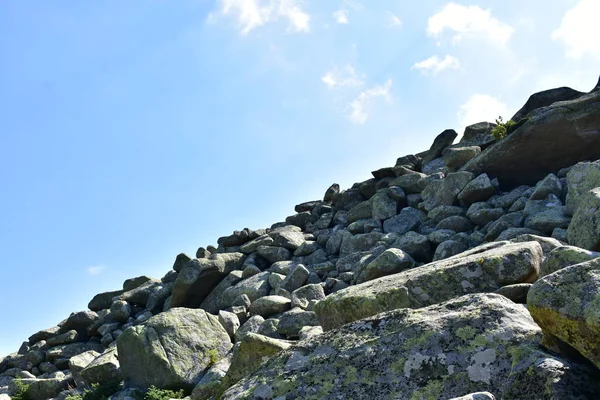 Piedras Grandes Sobre Fondo Paisaje —  Fotos de Stock