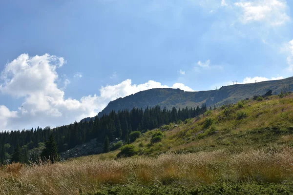 美丽的风景 高山和天空 — 图库照片