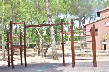 Güzel açık hava oyun parkı ve park,