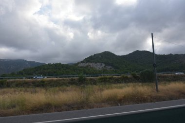 Yazın güzel manzara ve ev