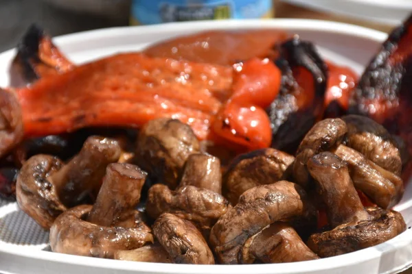 Comida Plato Sobre Mesa — Foto de Stock