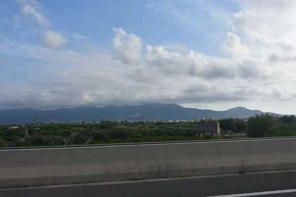 白い雲と青い空 — ストック写真