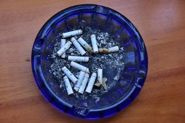 Colillas Cigarrillo Cenicero —  Fotos de Stock