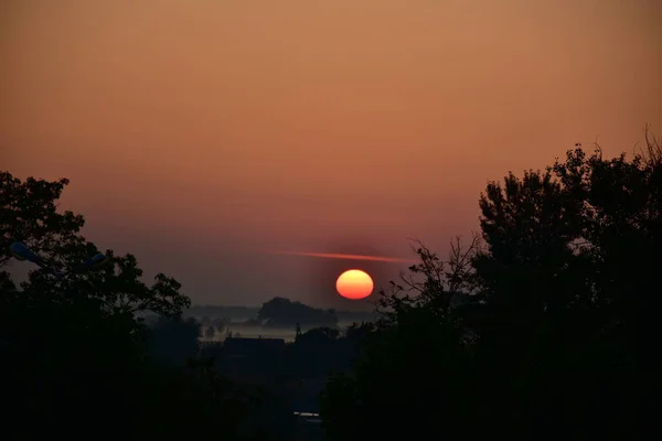 Schöner Sonnenuntergang Und Sonnenaufgang Und Sonne — Stockfoto